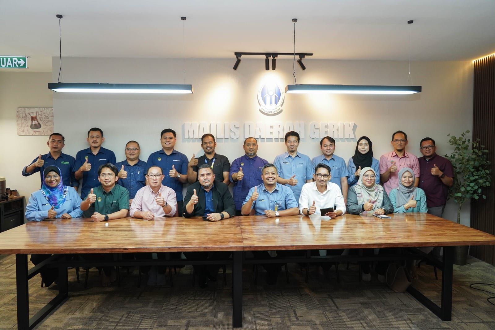 SESI MINI TOWN HALL NR-REE BERSAMA AHLI -AHLI MAJLIS DAN PENGHULU- PENGHULU DAERAH HULU PERAK